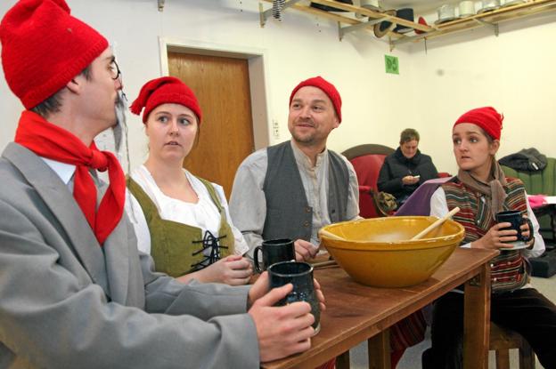 Skansespillet går julen i møde med to forestillinger. Billedet er fra en af teaterforeningens tidligere juleforestillinger. Foto: Allan Mortensen