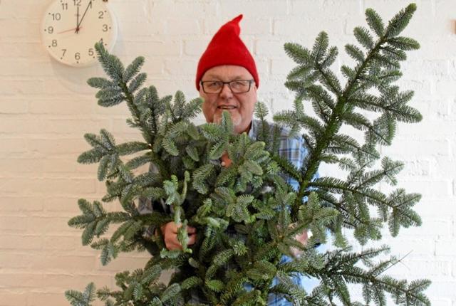 Formanden for Husvennerne på Skovgården, Jørgen Sørensen og de øvrige ”Venner”, er ved at være klar til den årlige julestue. Foto: Privat.