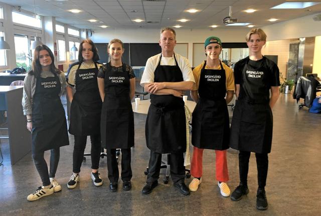 Vinderteamet bestod af Elise Nielsen, Victoria Jensen, Laura Rulle, restauratør Tonny Kristensen, Benjamin Dencker og Anders Volkmann. Privatfoto