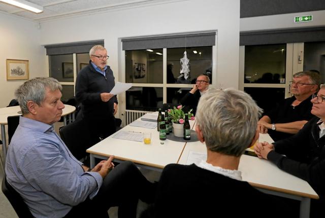 Afgående formand Svend Jensen berettede om baggrunden for uddelingen af midlerne. Foto: Allan Mortensen