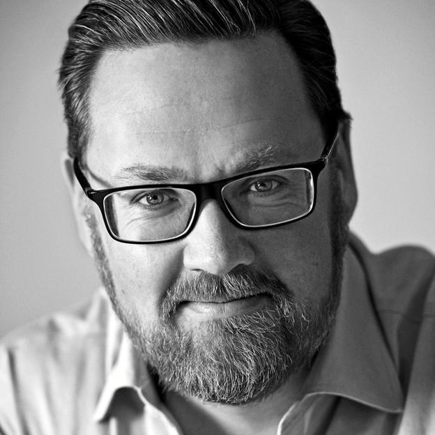 Journalist og forfatter Ole Sønnichsen fortæller om William S. Knudsen og Den amerikanske Drøm. <i>Frederikshavn Bibliotek</i>