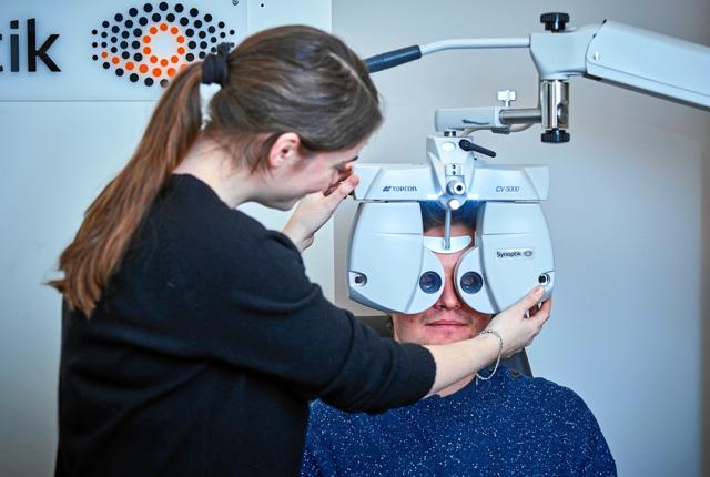 Synoptik i Danmarksgade i Frederikshavn er igen blevet certificeret i forhold til synsprøver og kontaktlinseundersøgelser