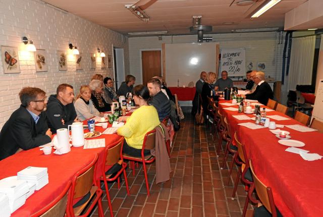 20 medlemmer deltog i mødet, der skulle planlægge kommende aktiviteter og åbningstider. Foto: Jens Brændgaard
