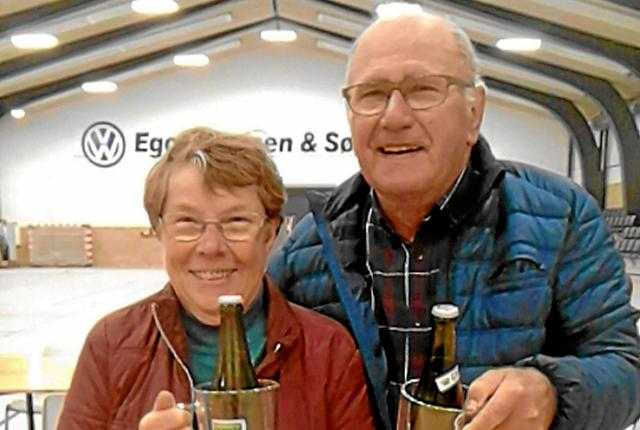Inger og Leon Strøm strøg for nyligt til tops ved regionsmesterskabet i krocket. Foto: HfS-krocket