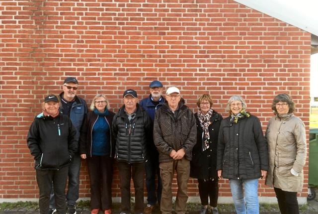 Triblemestrene 2019 fra Hadsund Boldklub Petanque-afdeling ses her ved klubhuset på Hadsund Station. Foto: privat.