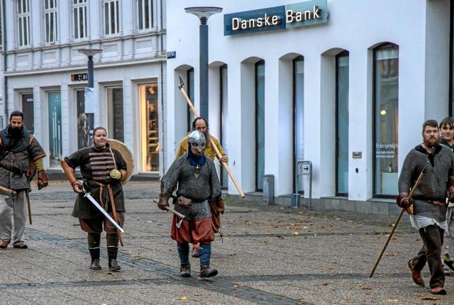 Vikinger på vej direkte fra Valhalla - eller er det mon fra Fyrkat? Privatfoto