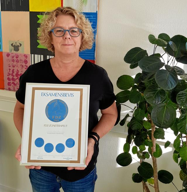 Helle Roed fik sit diplom som zoneterapeut for 30 år siden.Privatfoto