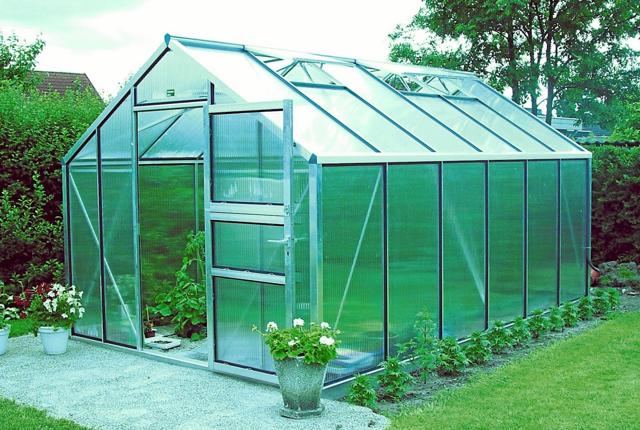 Drivhuset er i dag mere end bare et hus i glas, hvor man dyrker lidt spiselige planter. Arkivfoto