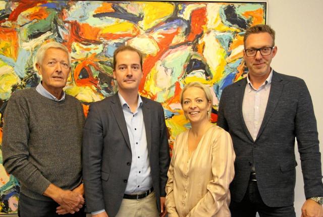 Den nye advokatfuldmægtig Jeanette Würtz omgivet af advokaterne Per Bøgh Jensen, Kim Østergaard og Claus Nielsen. Foto: Jørgen Ingvardsen
