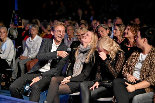 Der venter publikum masser af mode, show og gode grin - og masser af store præmier. Aftenen konferencier den 4. oktober er igen Brian Lykke. Arkivfoto: Hans Ravn