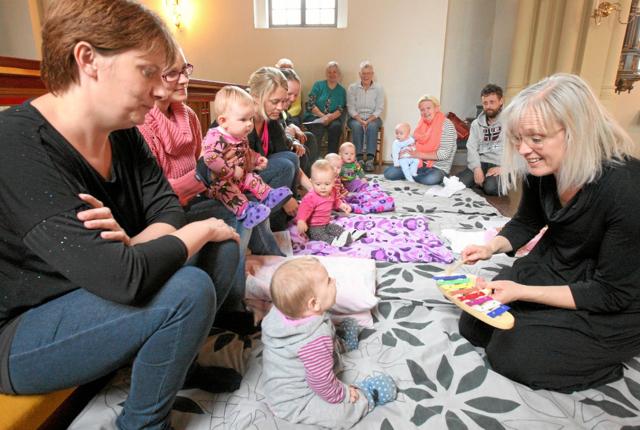 Snart er der igen babysalmesang i Øster Hassing Kirke. Foto: Allan Mortensen