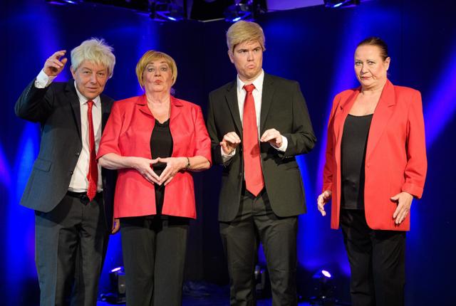 Fint besøg i Thisted. Boris Johnson (Per Dahl tv.), Angela Merkel (Ulla Jessen), Donald Trump (Niklas Kongerslev) og Mette Frederiksen (Liselotte Krogager). Foto: Bo Lehm