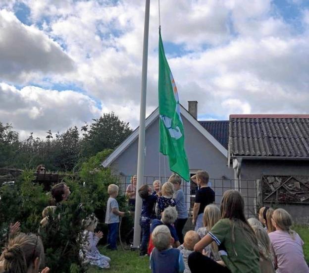 Efter godt fire år med naturpædagogik i Frimærket er vi ikke i tvivl om, at det at være ude er af stor værdi for børnehavebørnenes trivsel og udvikling. Foto: privat.
