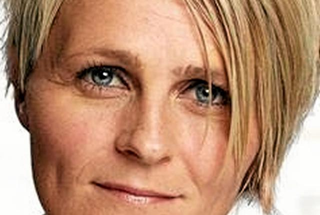 Rikke Nielsen, der er ambassadør for Stafet For Livet på landsplan, holder fightertalen i Arden. Rikke har selv haft kræft i skjoldbruskkirtlen. Foto: Privat
