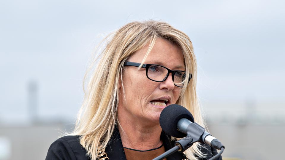 Kom og tal med os, opfordrer borgmester Birgit S. Hansen (S).