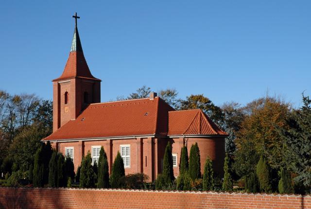 Aalestrup Kirke bliver centrum for den store mindehøjtidelighed i anledning af 75 års dagen for nedskydningen af de allierede piloter. Arkivfoto