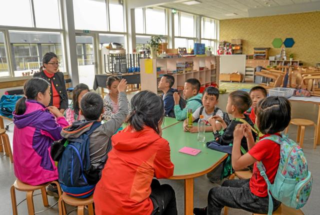 11 kinesiske skolebørn besøgte Løgstør Skole i tre dage. Foto: Mogens Lynge