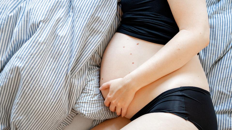 På ti år er der sket en fordobling i antallet af lesbiske par og enlige kvinder, der får hjælp til at få børn, viser tal. (Arkivfoto). <i>Ida Marie Odgaard/Ritzau Scanpix</i>