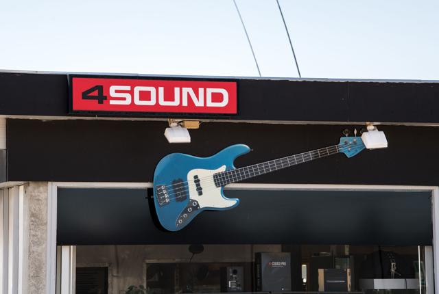 4Sound er lukket, men nu kan du få fingre i de mange instrumenter fra konkursboet. Arkivfoto: Andreas Falck