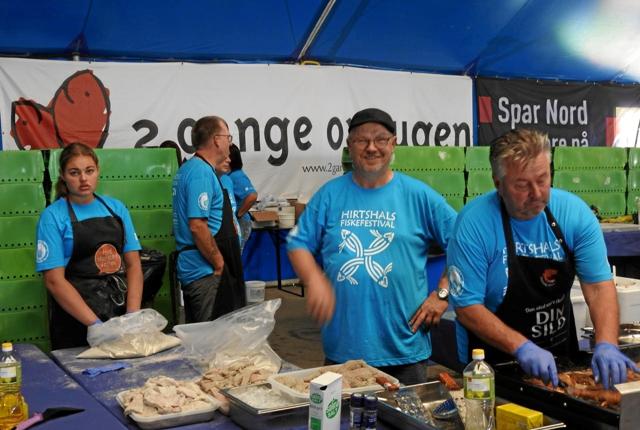 Så gøres der klar til gratis smagsprøver på fisketorvet fredag 2. august. Foto: Jens Brændgaard