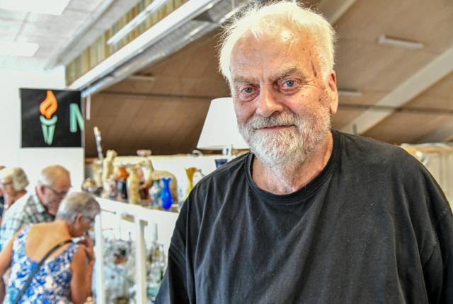 Carl Sørensen og Bitten Madsen som står bag virksomheden Gule Længe Antik, og som har drevet Løkken Antikmesse i 44 år, har været i branchen i 50 år.  Arkivfoto