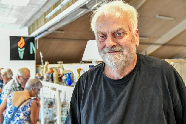 Carl Sørensen og Bitten Madsen som står bag virksomheden Gule Længe Antik, og som har drevet Løkken Antikmesse i 44 år, har været i branchen i 50 år. Arkivfoto