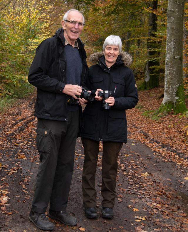To lokale naturfotografer har brugt fem år på at tage billeder af den Jyske Ås. Nu har de samlet 650 pletskud i en ny bog, fortæller Glenna Andersen og Christian Nørgaard.