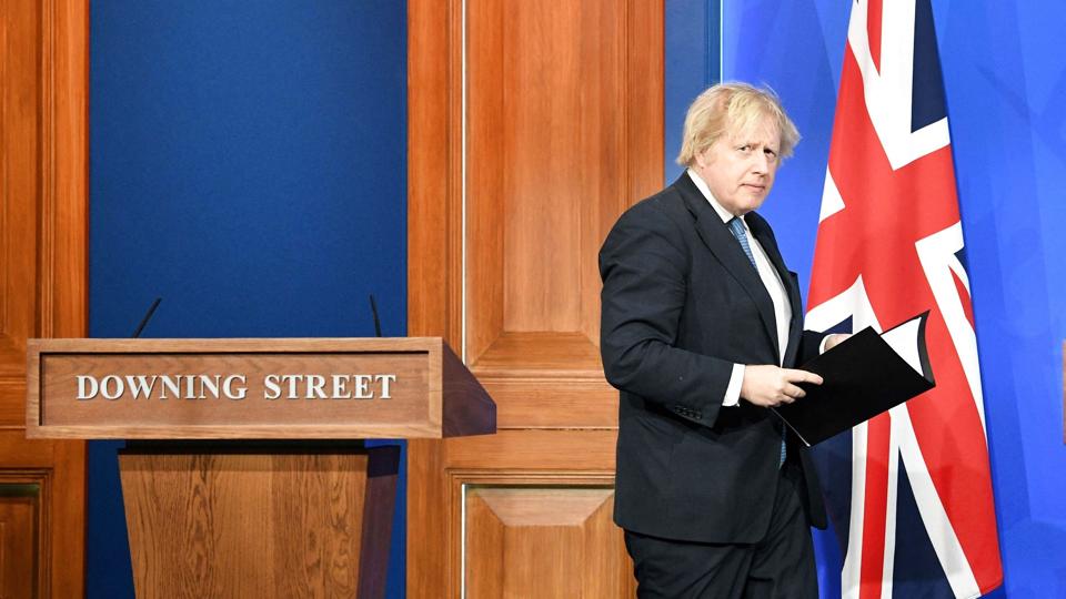 Boris Johnson ventes torsdag at trække sig som formand for Det Konservative Parti med øjeblikkelig virkning. Men han vil blive som premierminister nogle måneder endnu. Det er formentlig derfor, at han har udpeget en ny regering. (Arkivfoto). <i>Stefan Rousseau/Ritzau Scanpix</i>