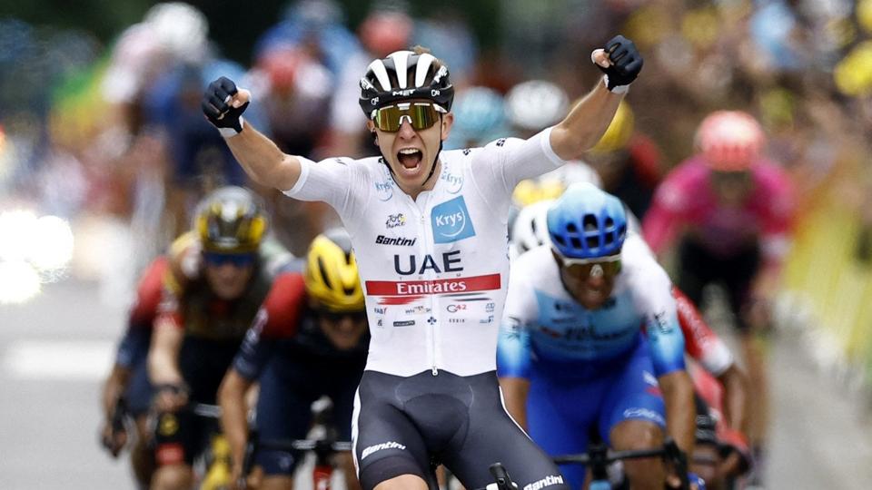 Tadej Pogacar fejrer karrierens syvende etapesejr i Touren. <i>Christian Hartmann/Reuters</i>