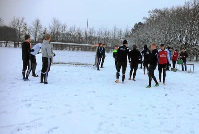 Godt 20 var mødt frem til fodbold i sne og efterfølgende fællesspisning til den traditionelle Andecup lørdag 26. januar i Ørebro Boldklub.
Privatfoto