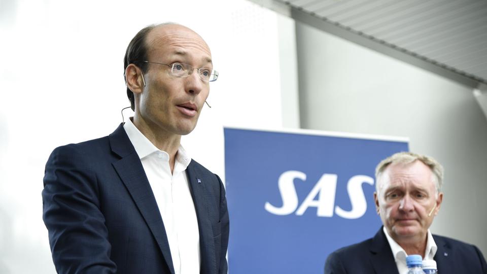 Topchef Anko van der Werff, til venstre, og bestyrelsesformand Carsten Dilling fortalte tirsdag på et pressemøde om planerne om at ansøge om konkursbeskyttelse i det amerikanske retssystem. Torsdag har en domstol i New York givet grønt lys til processen. <i>Lars Schröder /Tt/Ritzau Scanpix</i>