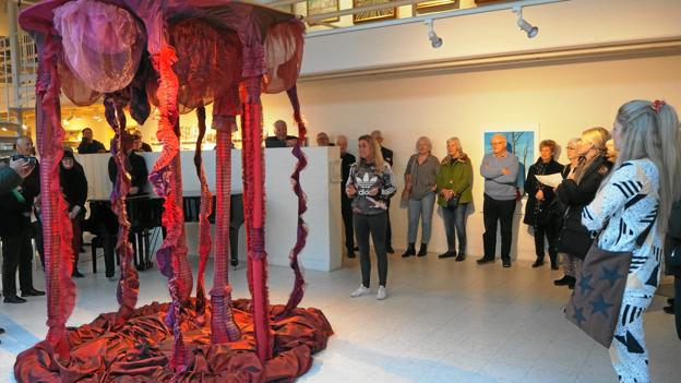Frederikshavn Kunstmuseum udstiller samtidskunst og huser Nordeuropas største ekslibrissamling. Derudover tilbyder det en række kunstforløb for kommunens borgere, særligt børn og unge. Her en installation af Hedvig Poulsen. <i>Foto: Frederikshavn Kunstmuseum</i>