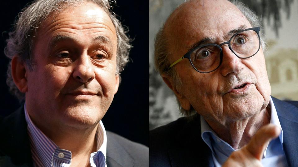 Den seneste måned har de forhenværende fodboldchefer Sepp Blatter og Michel Platini været genstand for en retssag om korruption i forbindelse med en pengeoverførsel fra 2011 på to millioner schweizerfranc (cirka 15 millioner kroner). (arkivfoto.) <i>Valery Hache, Fabrice Coffrini/Ritzau Scanpix</i>