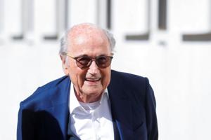 Blatter og Platini frifindes i sag om muligt bedrageri