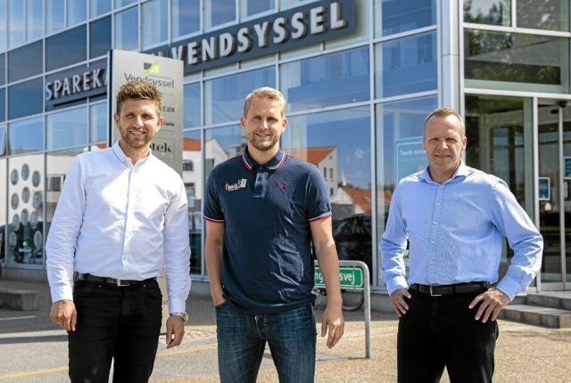 Erhvervskundechef Mads Bech, Nicolai Smidt Hansen og filialdirektør Claus Nielsen er glade for det nye samarbejde. Foto: Michael Madsen