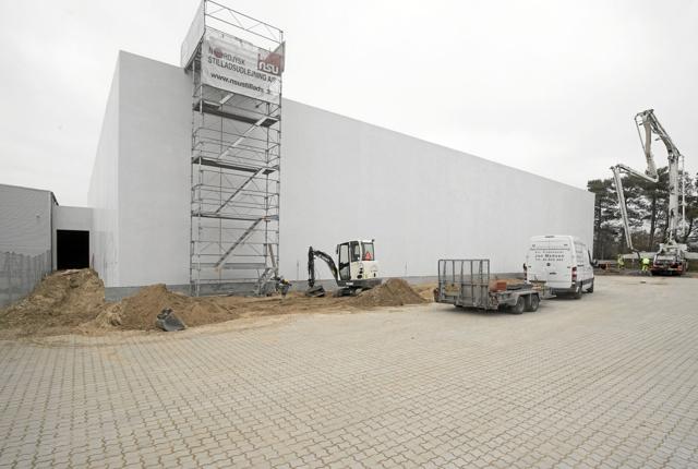 Det nye lager bliver på 2000 kvadratmeter og får 11 meter til loftet. Foto: Allan Mortensen