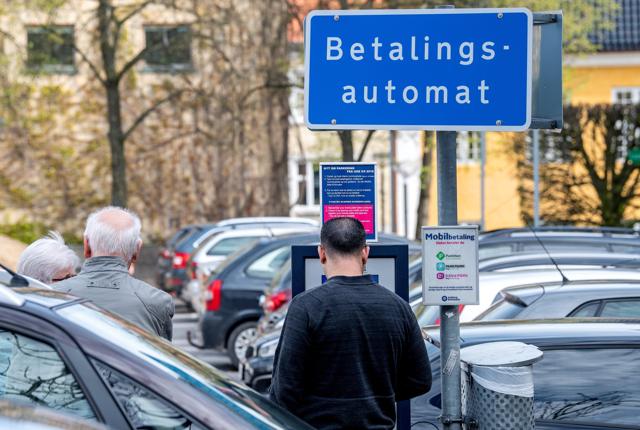 I takt med at Danmark åbner op igen, ruller Aalborg Kommune de midlertidige parkeringsordninger tilbage. Arkivfoto: Henrik Bo