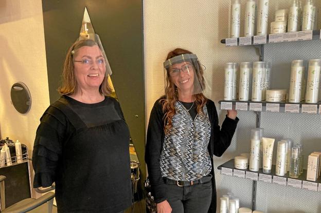 Hos Hair by Noes i Nørregade er Laila Berg Sørensen og Vivi Christensen klar til at betjene kunderne fra tirsdag til fredag. Foto: Niels Helver