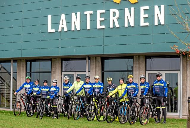 Her ses nogle af rytterne fra Løgstør Cykelklub, som cykler en tur både onsdag og søndag. Privatfoto