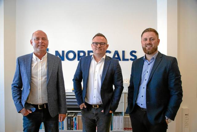 Henrik Adamsen (t.v.), Tommy Fuglsang og Simon Wiehl (t.h.) har store planer for erhvervsmarkedet i Vendsyssel, hvor stærke netværk og fagligheder i top skal åbne nye døre – lokalt og nationalt.