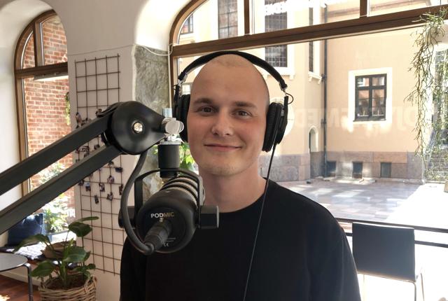 21-årige Daniel Jul er blandt de nordjyske musikere, som har været i studiet hos ANR til en snak i forbindelse med det nye samarbejde, der rækker ud til de pressede artister. Foto: Privatfoto