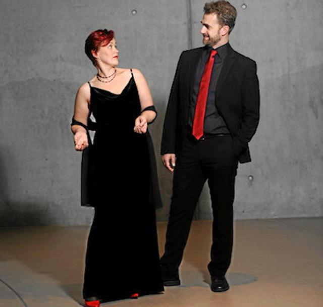 Sangerne Kirsten Stokholm og Thomas Rewes optrådte som hhv. Diva og Don i Rebild Musikforening. PR-foto