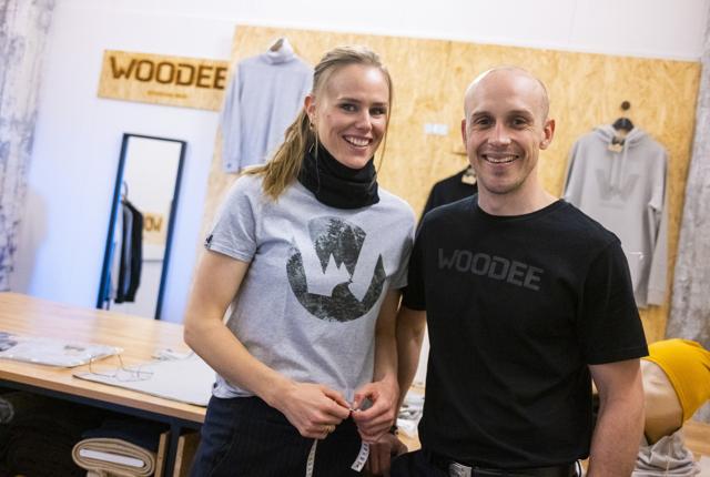 Jannie Blicher Jakobsen har sammen med sin mand Esben netop lanceret tøjmærket Woodee. Foto: Lasse Sand