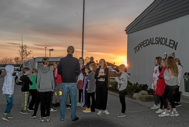Tidlig mandag morgen ankom Topmark med 25 græskar til 4. klasse på Toppedalsskolen i Salling. Foto: Mogens Lynge