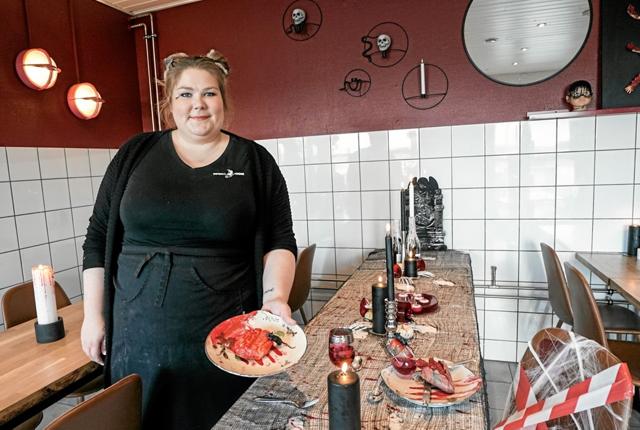 Det Karoline Andersen serverer er ikke oksekød.Foto: Peter Jørgensen