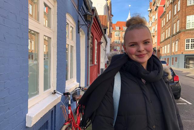 21-årige Cecilie Heden Larsen skal snart ud at rejse - og hun glæder sig. Foto: Julian Drud Sørensen