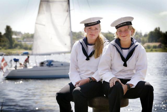 Det er ikke kun skoleskibet, der kalder på pigerne - det gør hele Det Blå Danmark