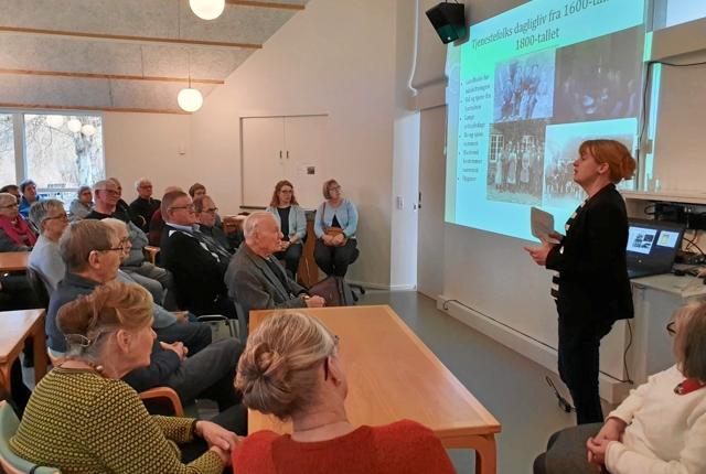 Lykke Olsen blev museumsinspektør for museerne omkring Mariager Fjord for et lille års tid siden, og var spændte på udfaldet af sit foredrag. Foto: hhr-freelance.dk