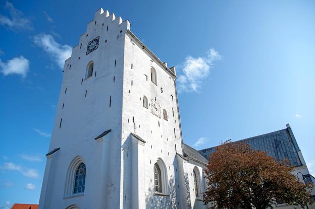 Sæby Kirke huser en stor fejring af 4.maj. Lige nu er man i gang med at søge penge.Arkivfoto: Kim Dahl Hansen