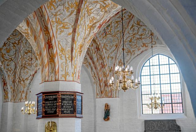 Kirkens dagligstue byder på foredrag om de nyrenoverede kalkmalerier